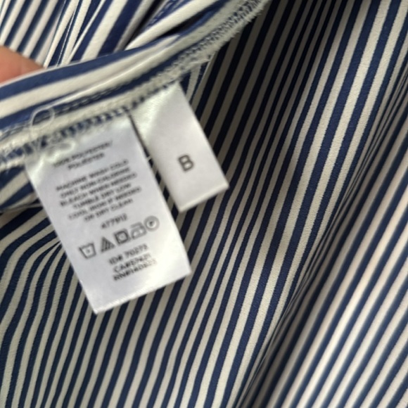 Classy Striped Blouse With Beautiful Details - Picture 9 of 9